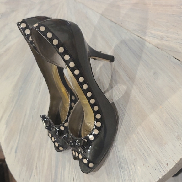 Anne Klein open toe heels - Picture 3 of 10